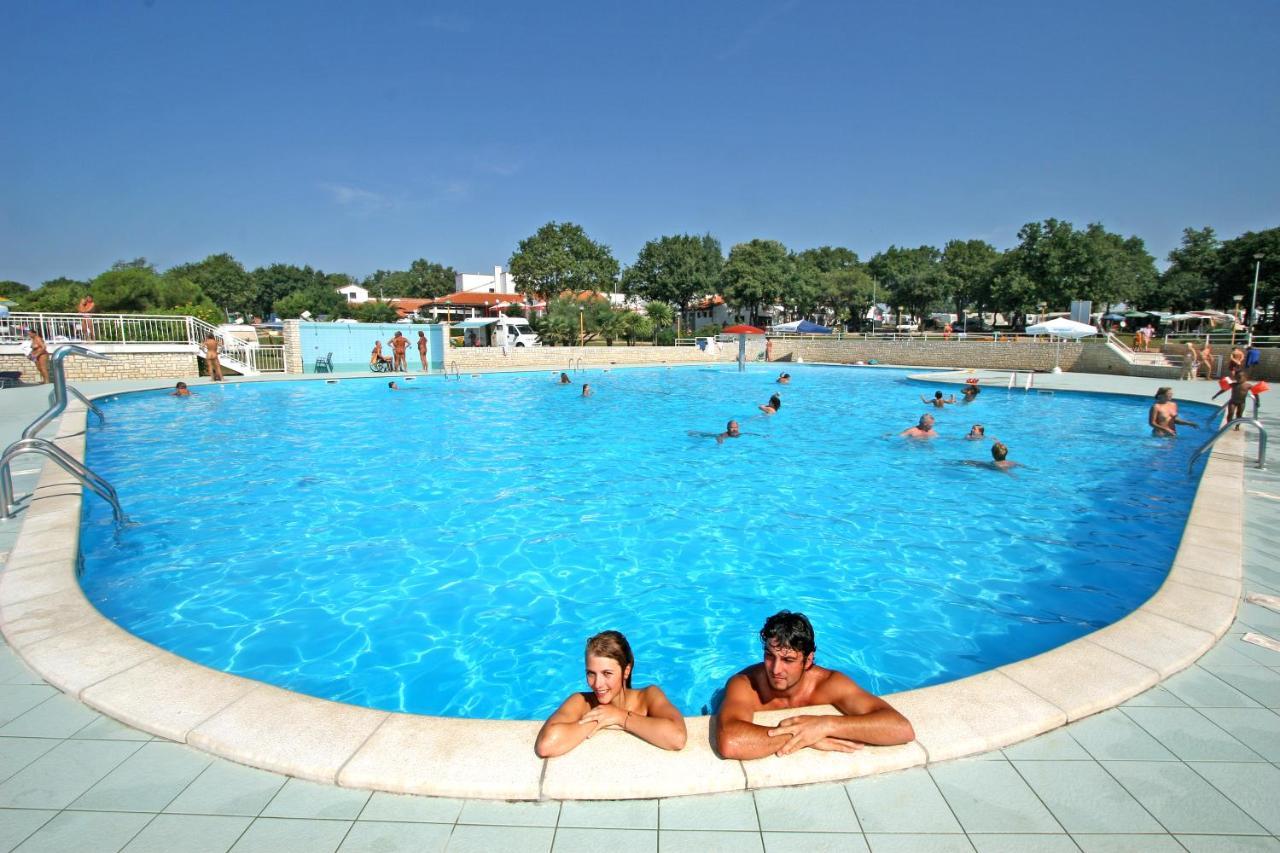 Easyatent FKK Safari tent Ulika Naturist Porec Bagian luar foto